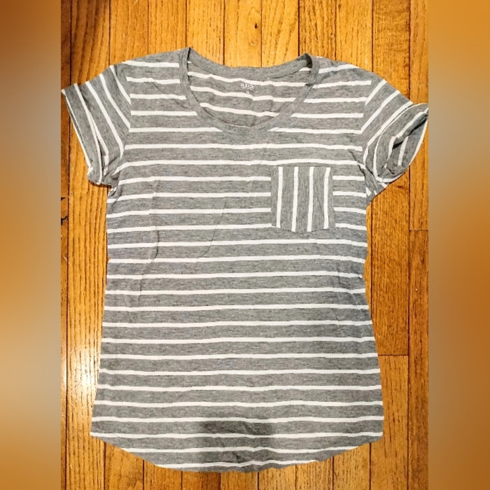 a.n.a Grey and White Extra Small Striped Short Sleeve Shirt with Front Pocket